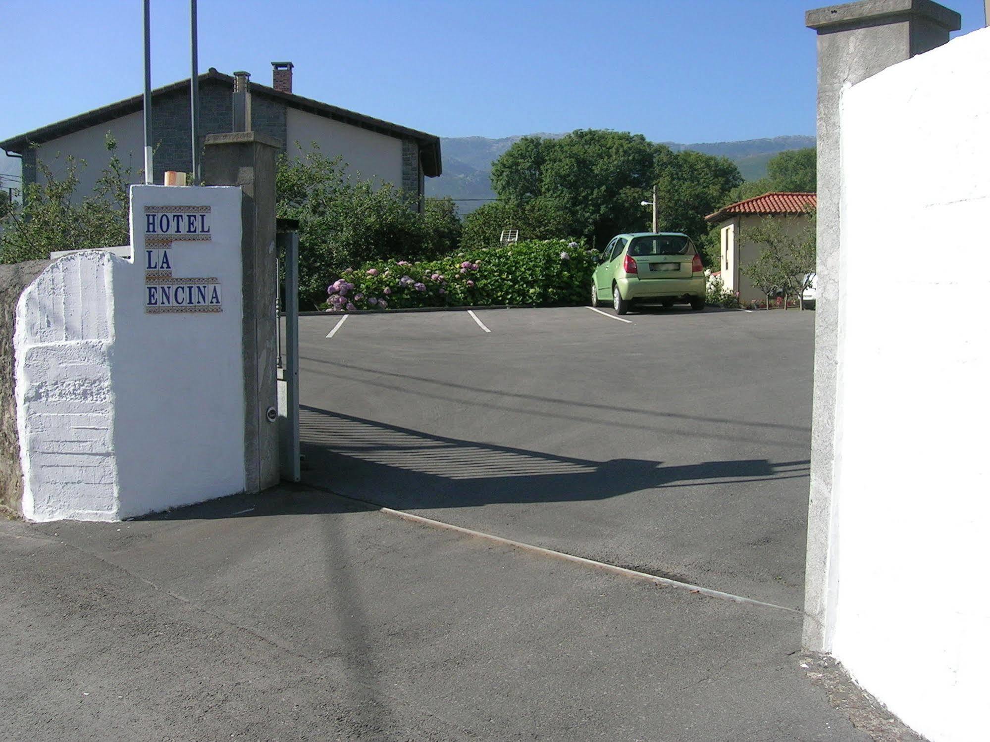 La Encina Celorio Hotel *
