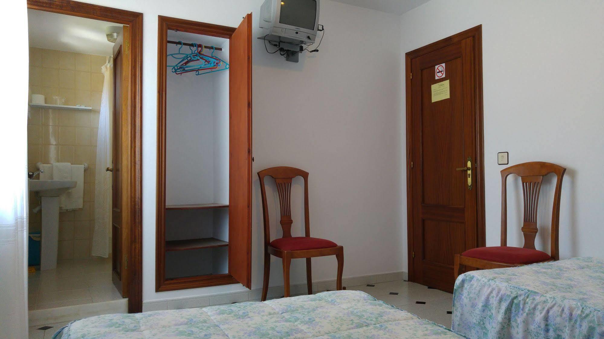 Hotel La Encina Celorio *